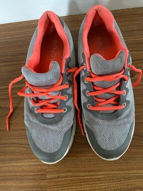 FootJoy Gray Athletic Golf Shoes with Coral Accents